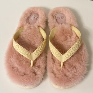 UGG Australia Fluffie Shearling Flip-flop Sandals Baby Pink Women Size 7W